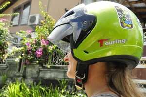 Безопасность на дороге Бали, шлем