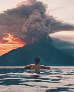 Вулкан Агунг 2017. Фотошоп. Автор неизвестен